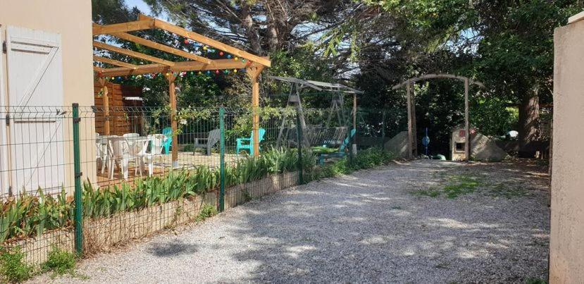 Apartamento Location Saisonniere Coursan Exterior foto